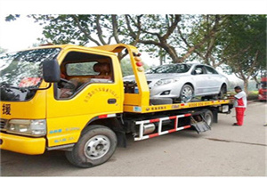 格尔木附近24小时汽车拖车服务热线