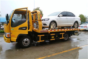 格尔木附近拖车救援24小时服务热线